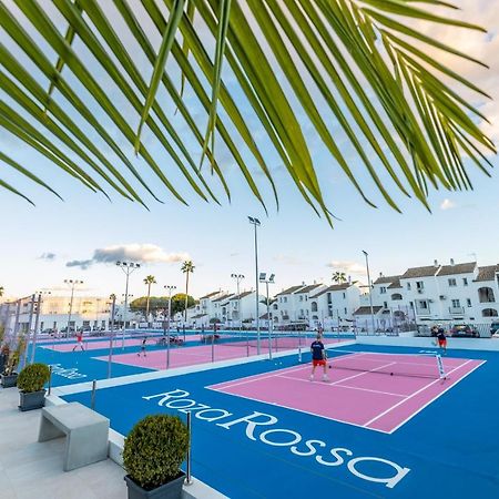 Residencia Deportiva Rozarossa Hotel Естепона Екстериор снимка